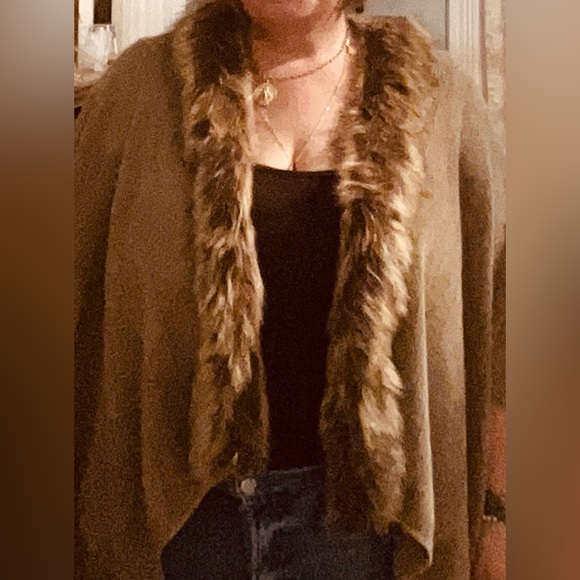 Tan Faux FurShawl - Picture 1 of 7